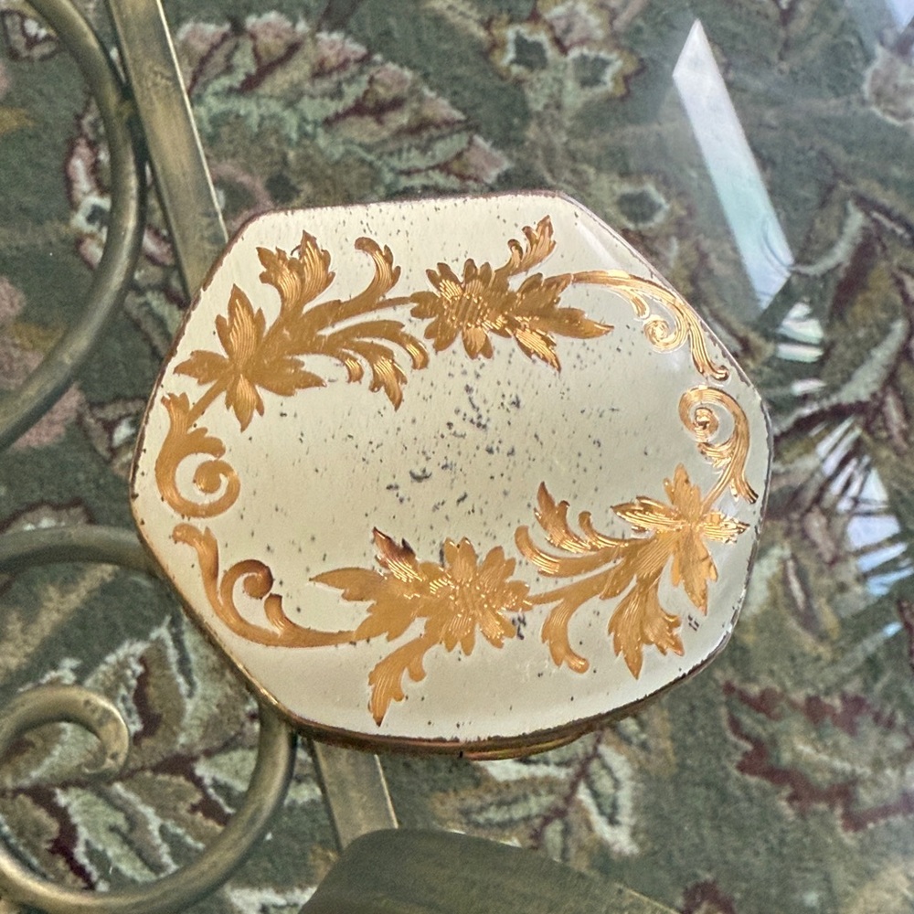Vintage Royal Gold Design Compact Mirror